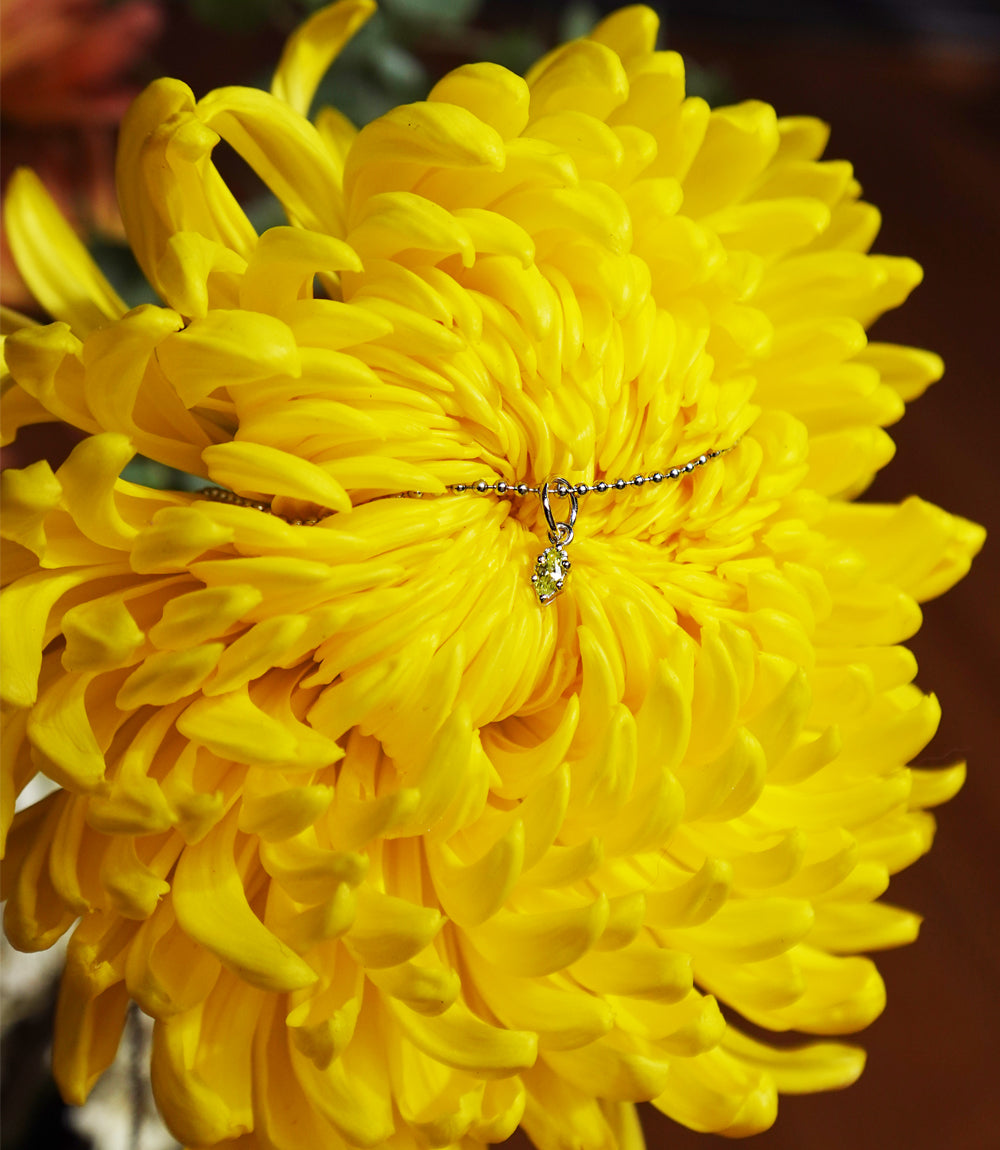 The Peridot Teardrop Chain